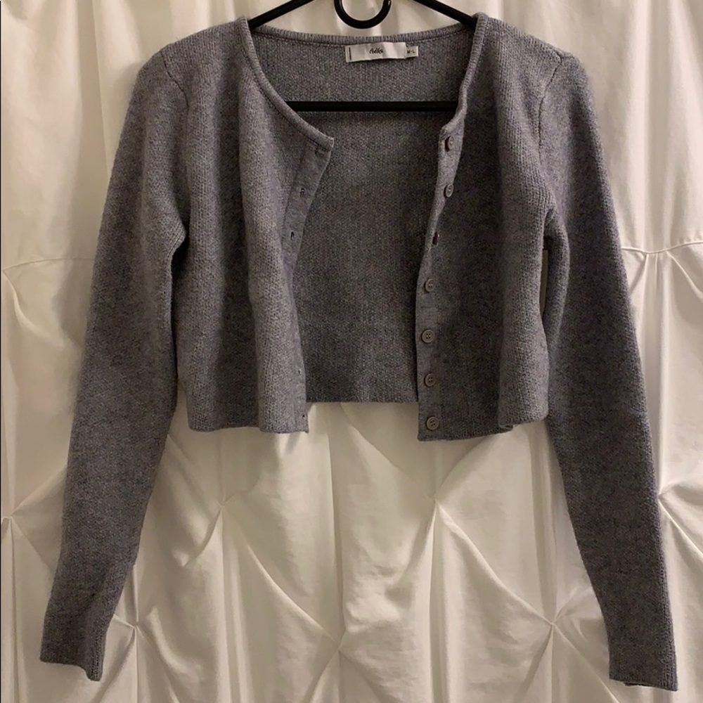 Grey cropped long sleeve cardigan